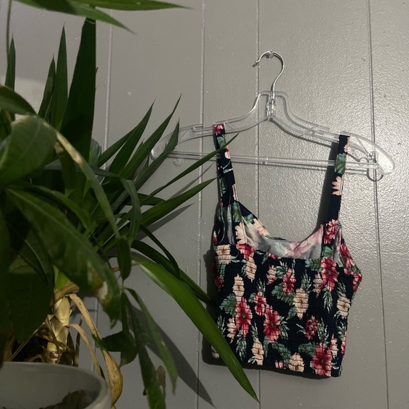 Top - Picture 2 of 2